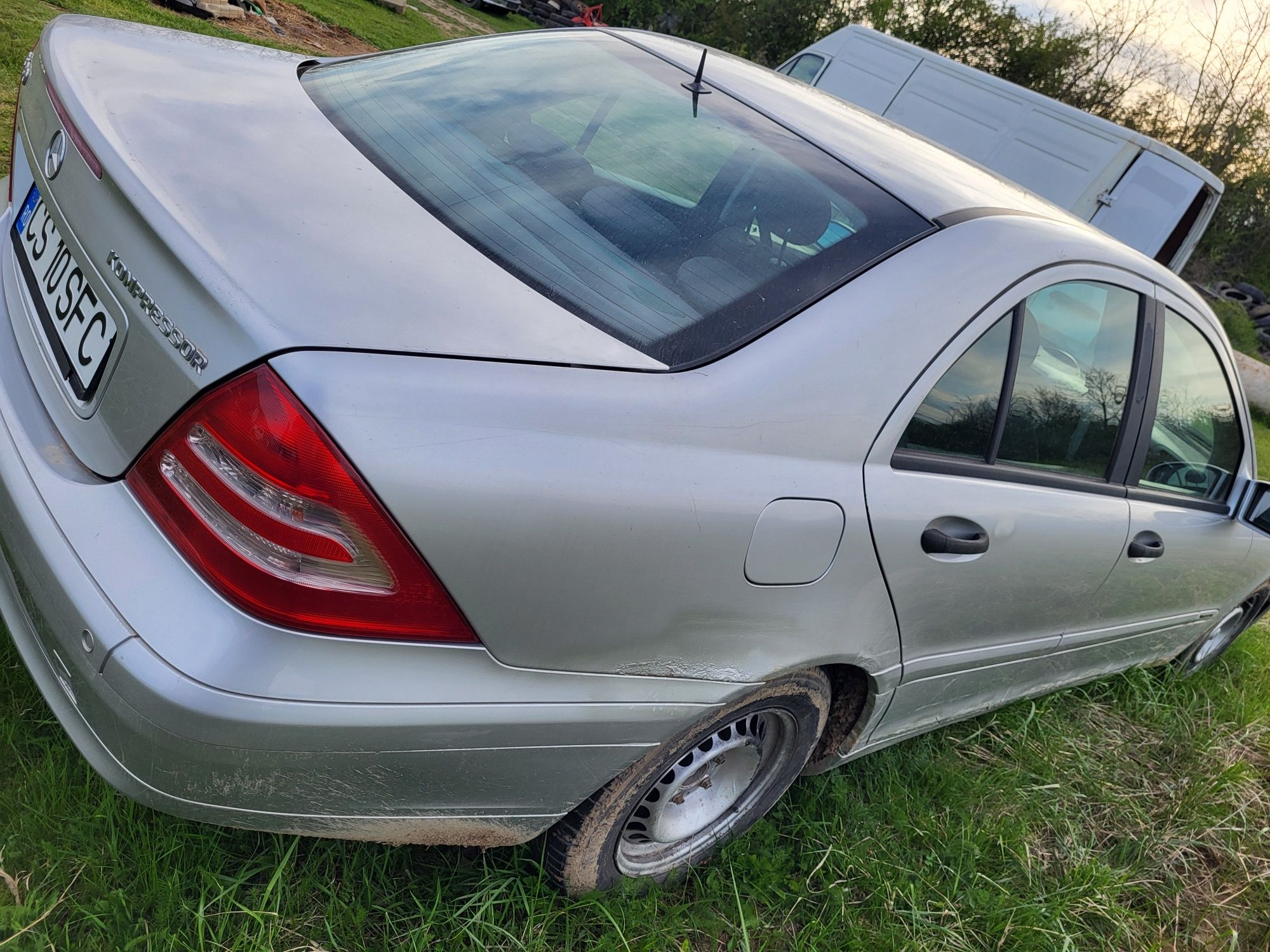 Vând Mercedes-Benz C180 Compress cu acte valabile