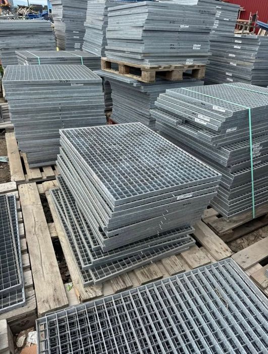 Vând trepte zincate la orice dimensiune pentru scări metalice facem la