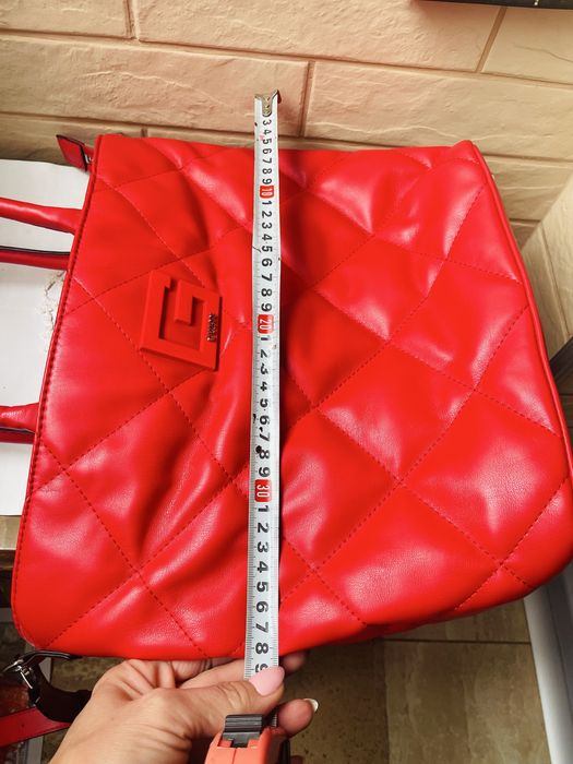 GUESS нова ориг. чанта от Англия