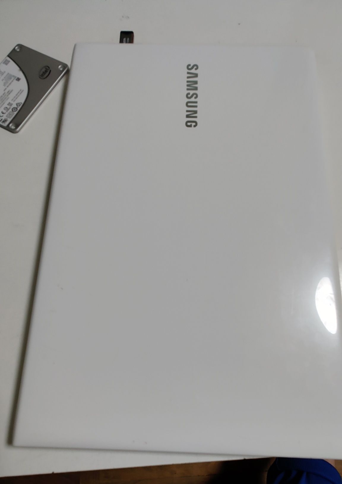 Vând două laptop Samsung i3 preț foarte bun