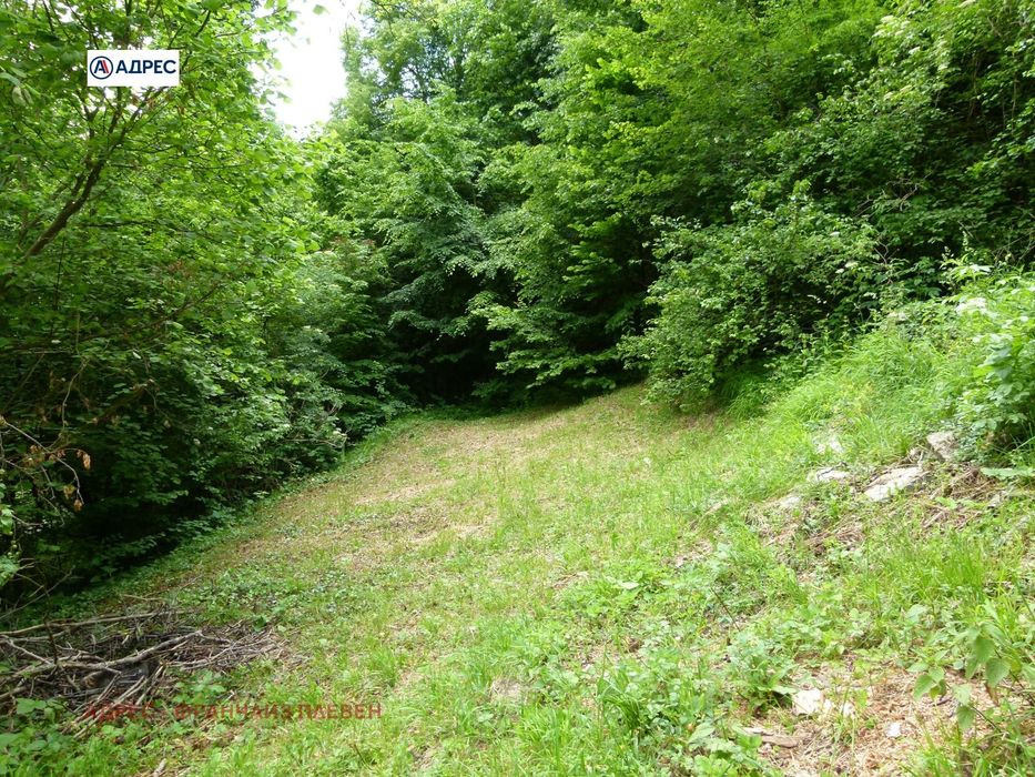 Парцел в Ловеч, област-с.Бели Осъм площ 1612 цена 25000