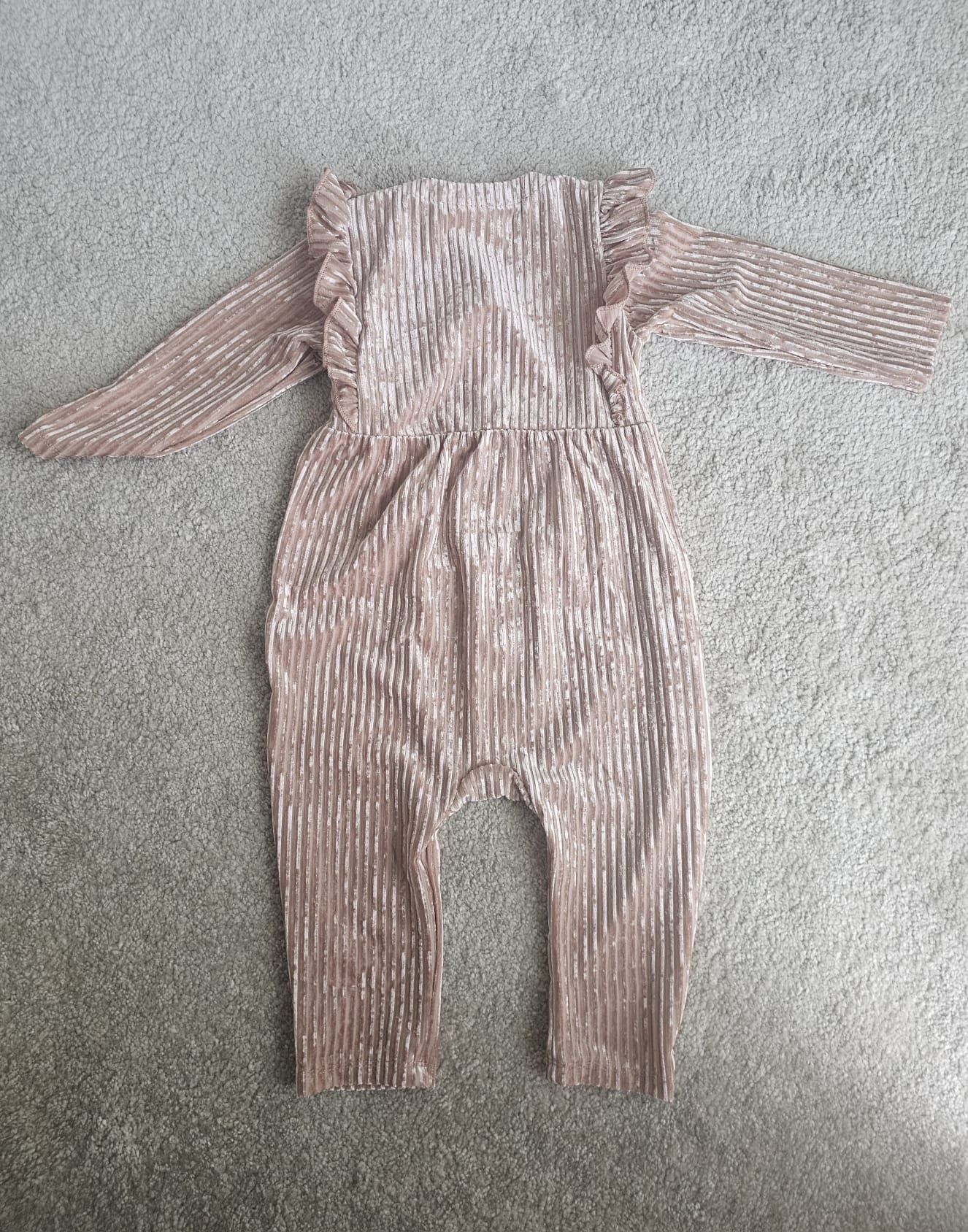 Salopeta noua H&M 9-12 luni