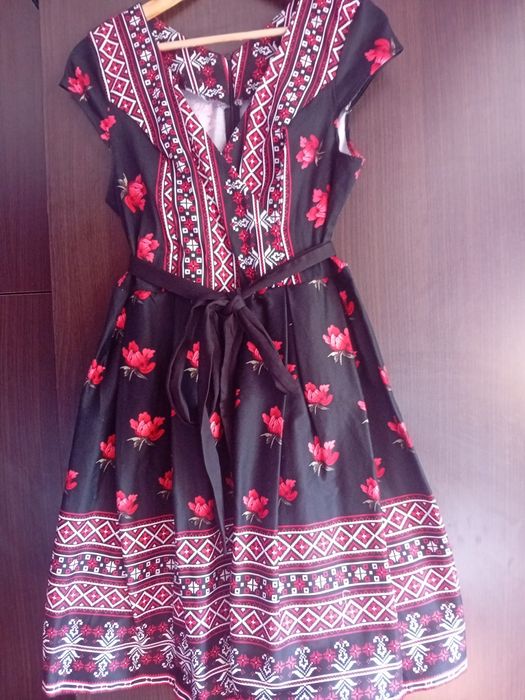 Rochie motive traditionale