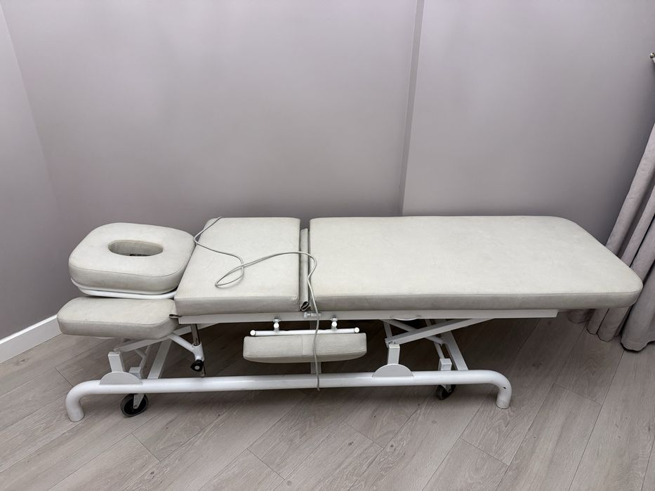 Кушетка массажная с электроприводом