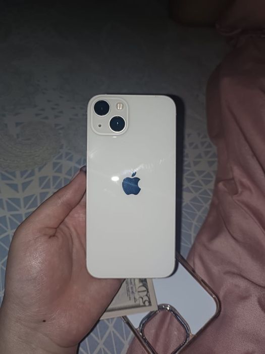 IPhone 13 в идеальном состояниее