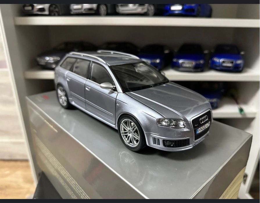 Macheta Audi RS4 Minichamps 1:18