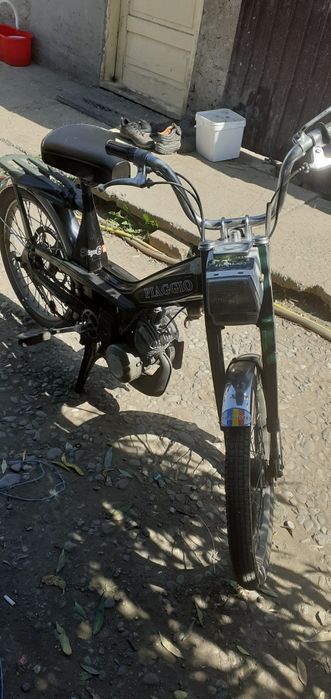Vând scuter electric Geeli pentru piese și moped pejou  fuctional