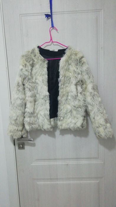 Зимняя куртка  с капюшоном