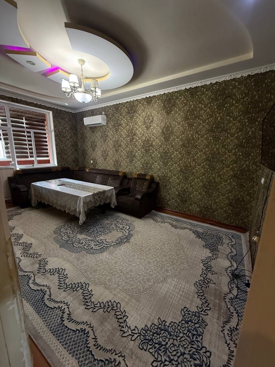 2-xonali 2-qavatda 66m² kvartira sotiladi.
5-qavatli g'ishtli dom.
Nar