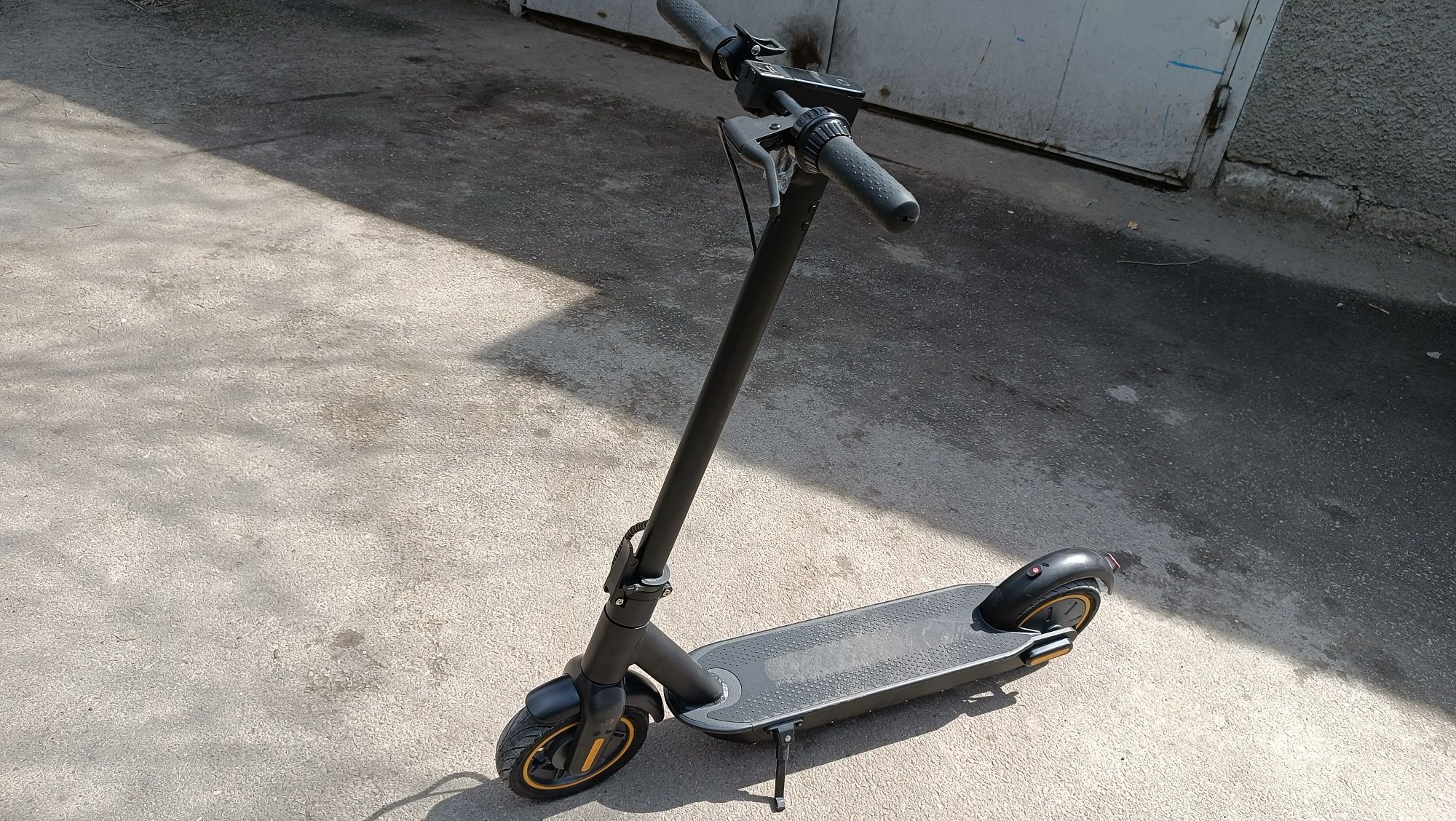 Электросамокат E SCOOTER MAX