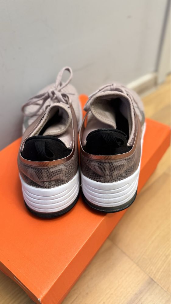 Nike маратонки