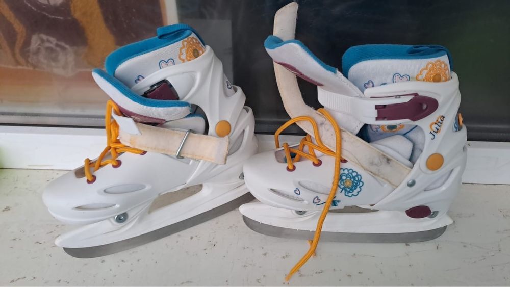 Продам детские коньки