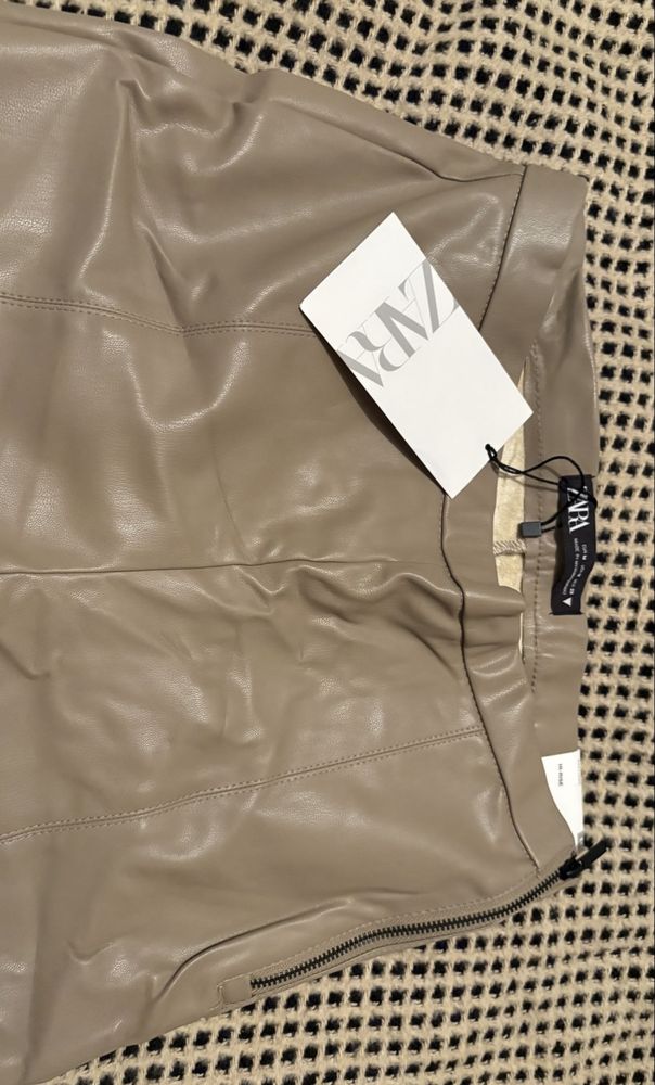 Кожен клин/панталон Zara