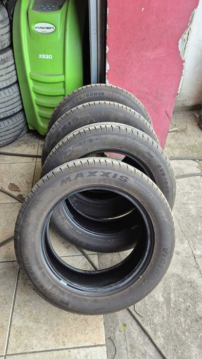 Vând 4 anvelope de vară Maxxis Victra Sport 5 – 225/60 R18 100V.