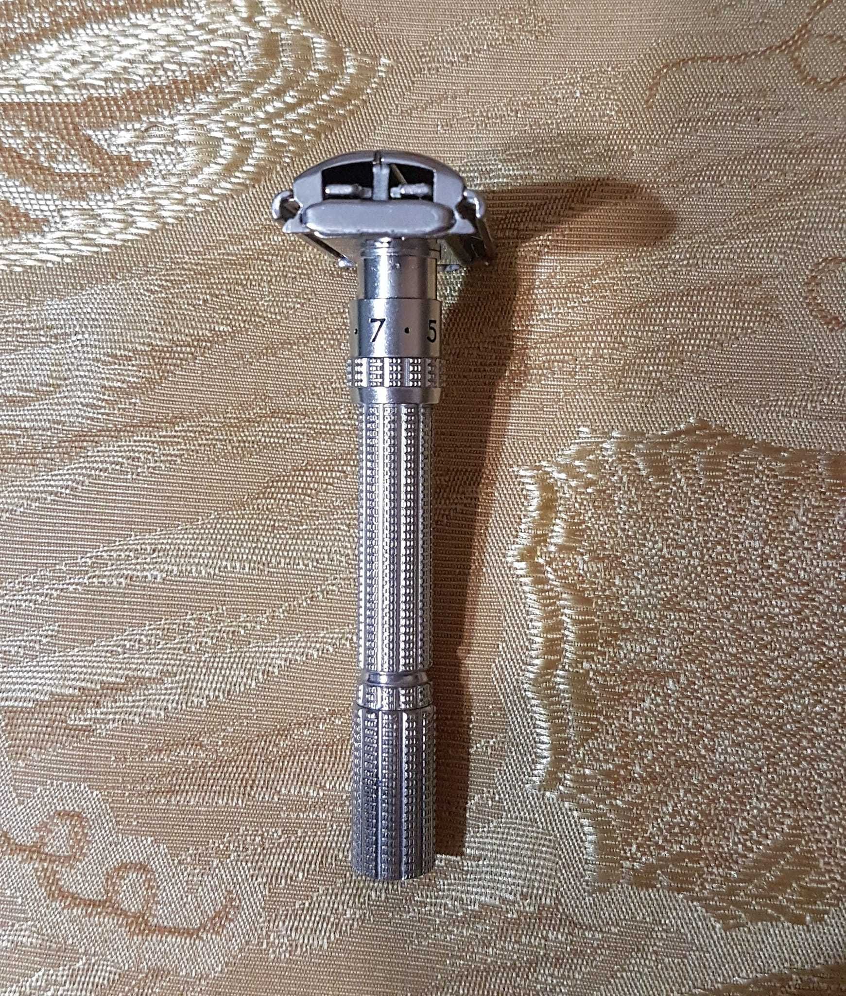 Продавам самобръсначка модел: Gillette Slim Adjustable