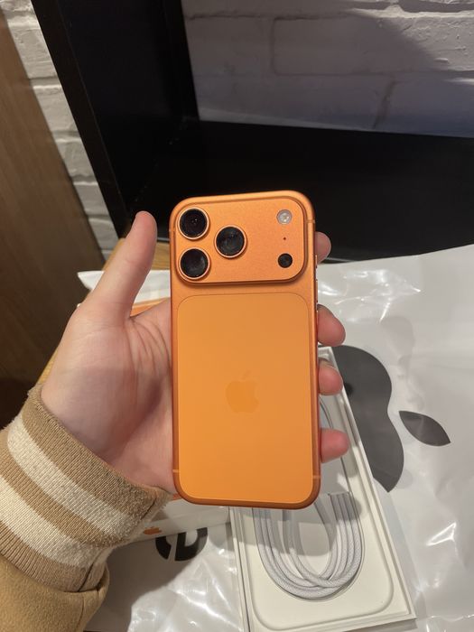 17 Pro Iphone продам