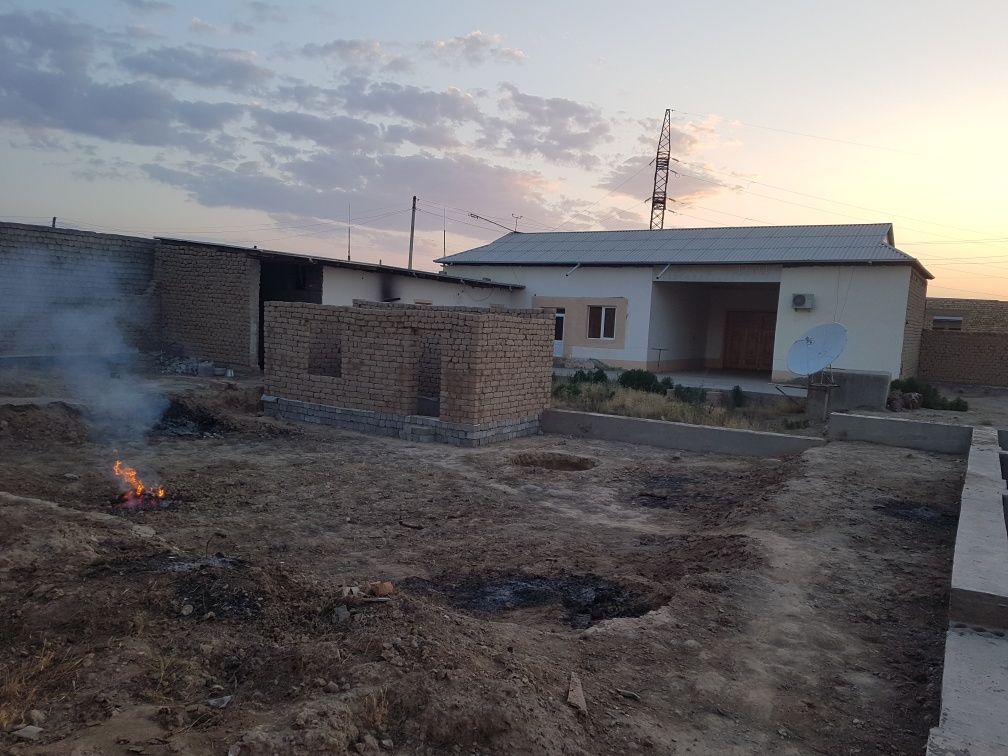 Koson shaxridan Orif barni yaqinidan yo‘lga yaqin uchastka sotiladi