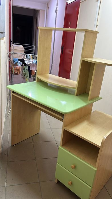 Продам компьютерный стол