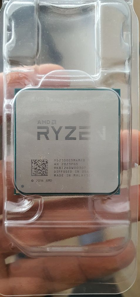 Procesor Ryzen 2200G AM4 + cooler