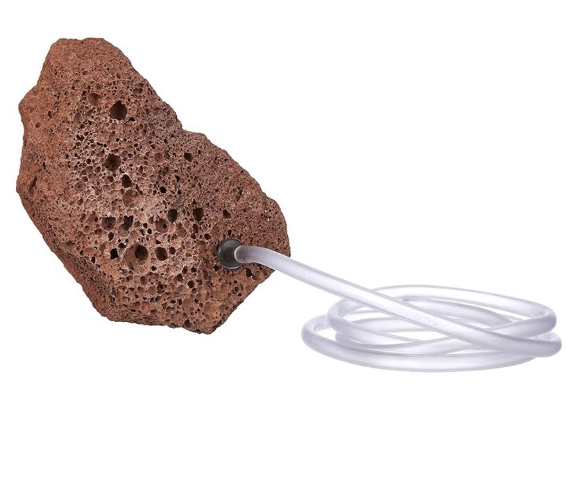 Естествен дифузер вулканичен камък,който снабдява аквариума с въздух