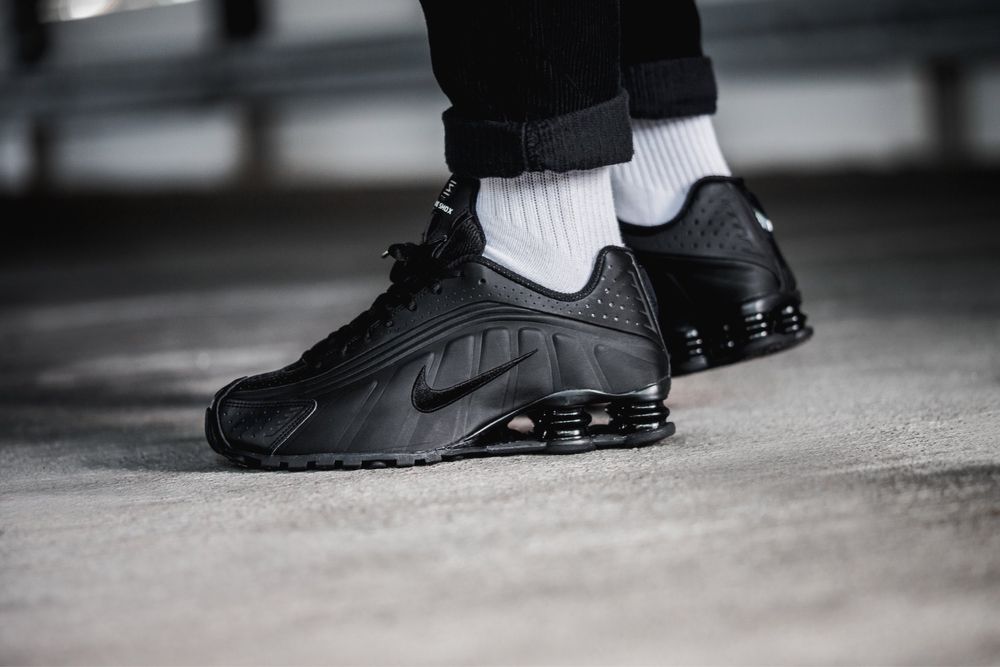 Nike Air Max Shox R4 All Black