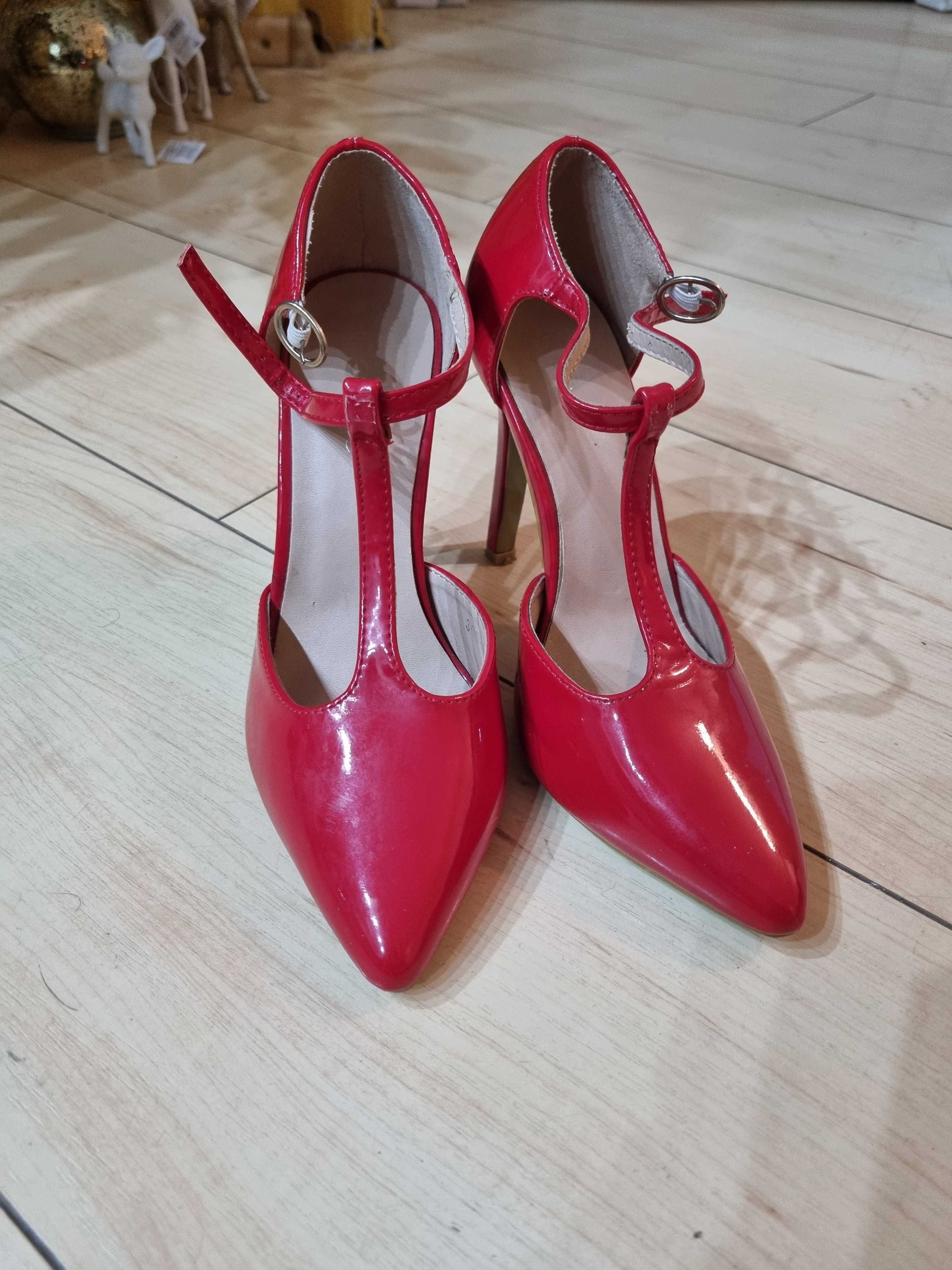 Stiletto nr 35 Rosu