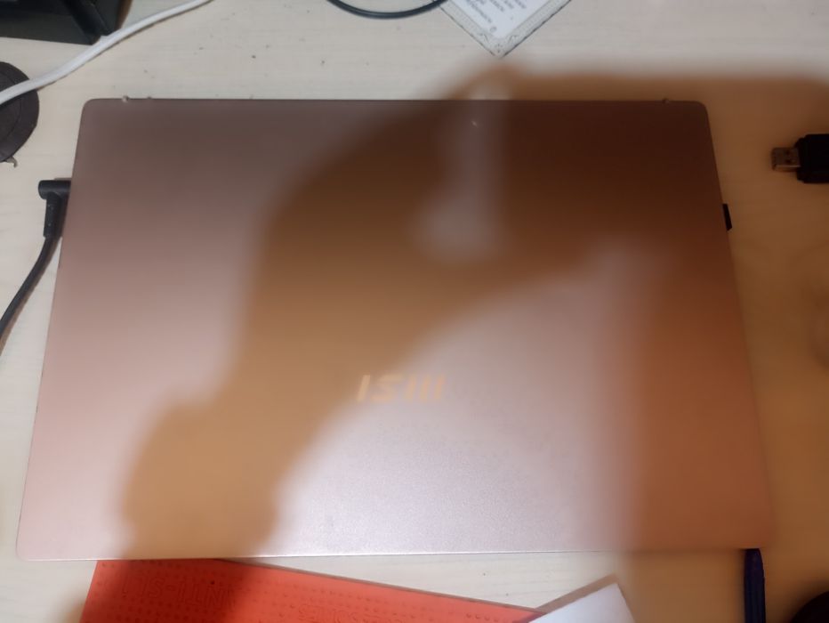 MSI i7 notbok sotiladi