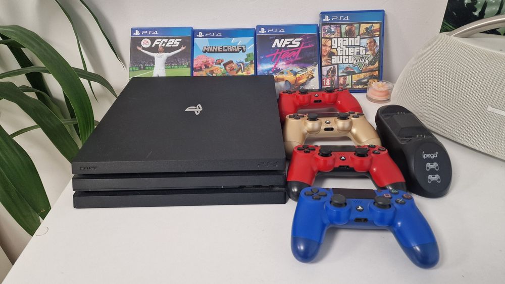 Ps4 pro 1 TB stare perfecta + 2 manete / controllere si nfs