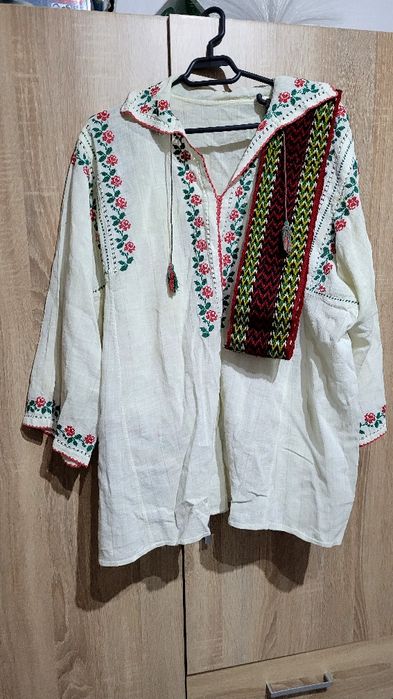 Costum popular cu brâu