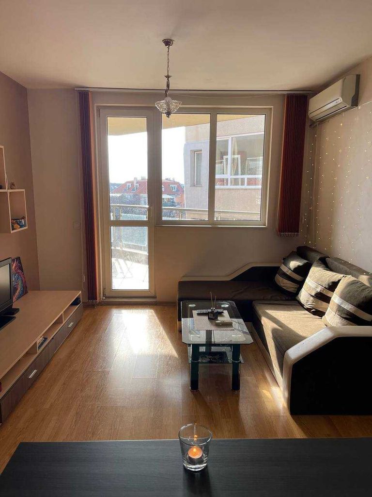 Дава се под наем Едностаен апартамент в Варна, Бриз - 54 кв.м за 408 € - Снимка #1