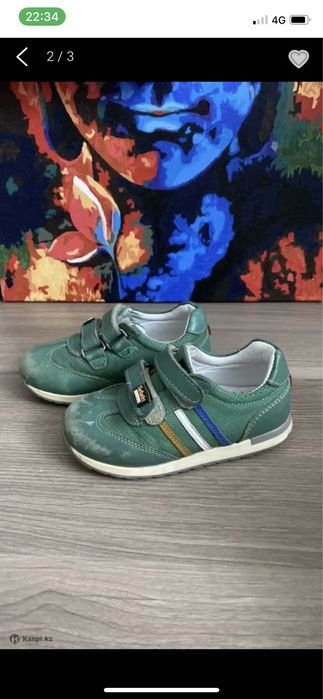 Продам детские кроссовки