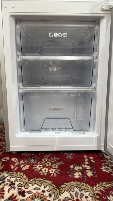 холсделник Artel 248 L