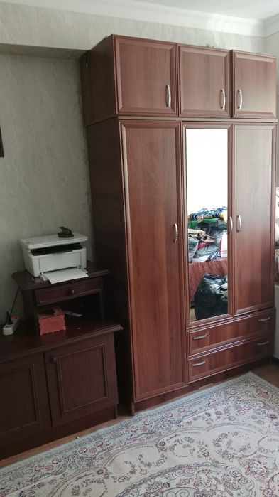 Продам шкаф и камот в хорошем состоянии