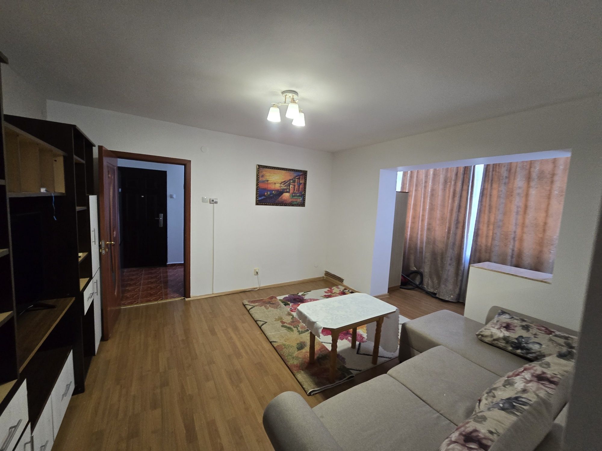 Inchiriez apartament 2 camere