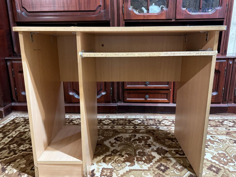 Стол письменный/рабочий