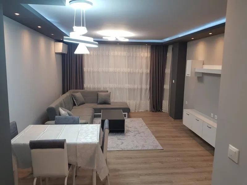 Просторен ДВУСТАЕН апартамент в жк. Тракия/ С ПАРКОМЯСТО!!!