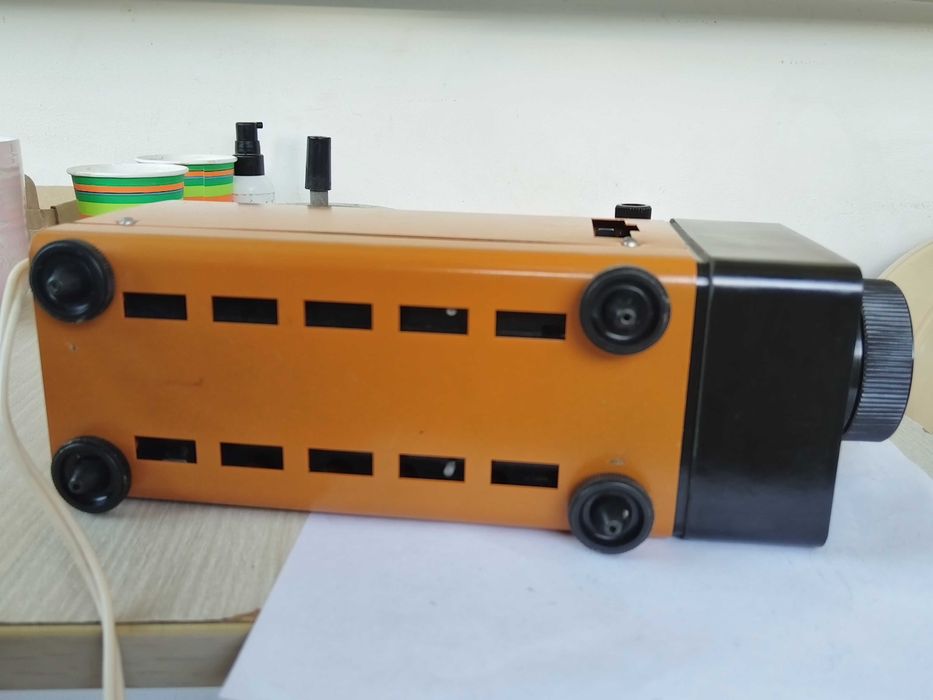 Рядък съветски филмопроектор Ф-75 СССР пълен комплект кутия  не работи