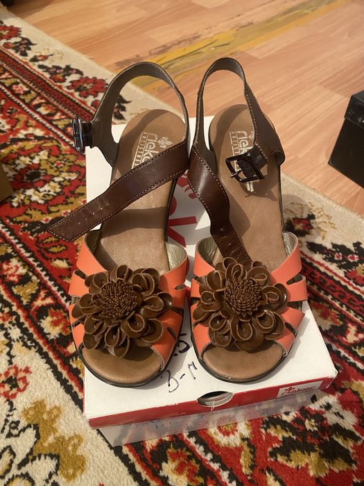 Продам босоножки из натуральной кожи