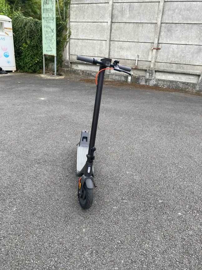 Vabd trotineta electrica Xiaomi Electric Scooter 4 Lite (2nd Gen) NE