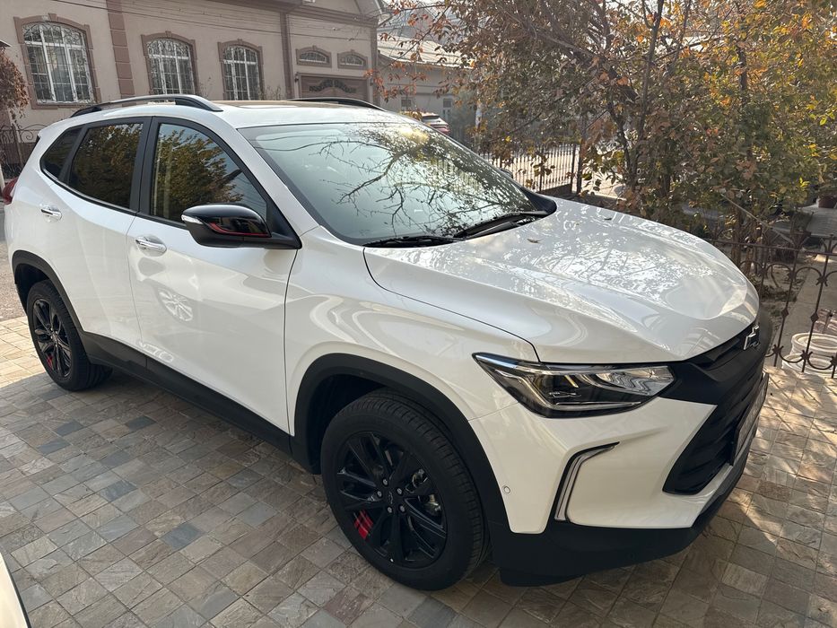 Продаю свой автомобиль tracker red line 2024 года.