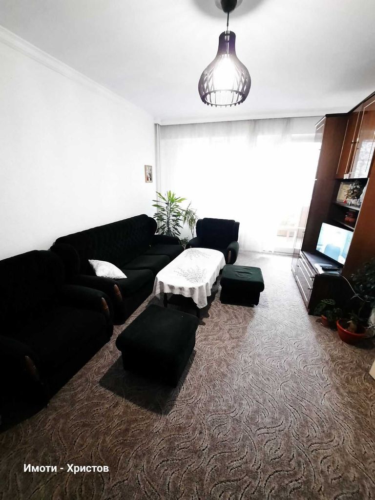 Продава се Тристаен апартамент в Шумен, Добруджански - 78 кв.м за 1242 €/кв.м - Снимка #2