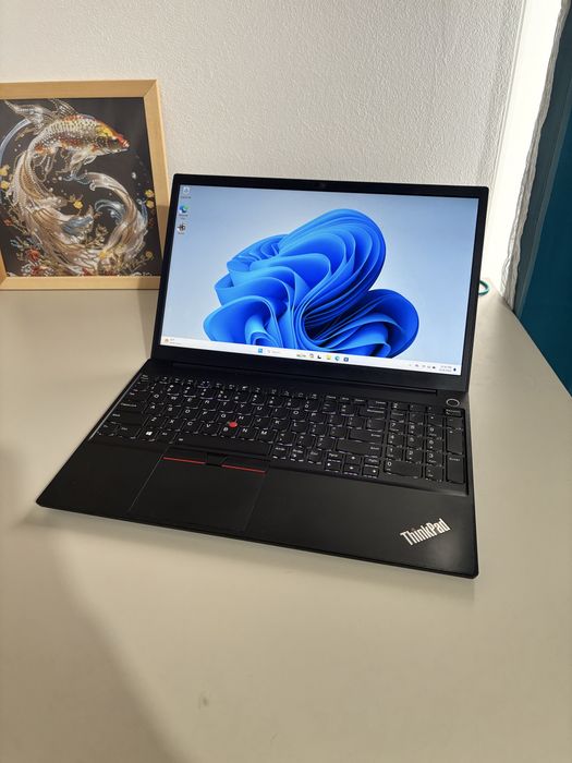 Lenovo E15• 15,6• i5-11 Th gen• 16gb ram• SSD 256• bateria 5 ore