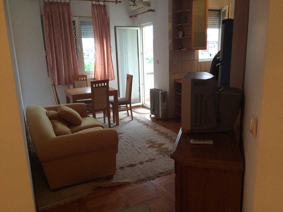 Дава се под наем Двустаен апартамент в Бургас, Зорница - 63 кв.м за 188.7 € - Снимка #2