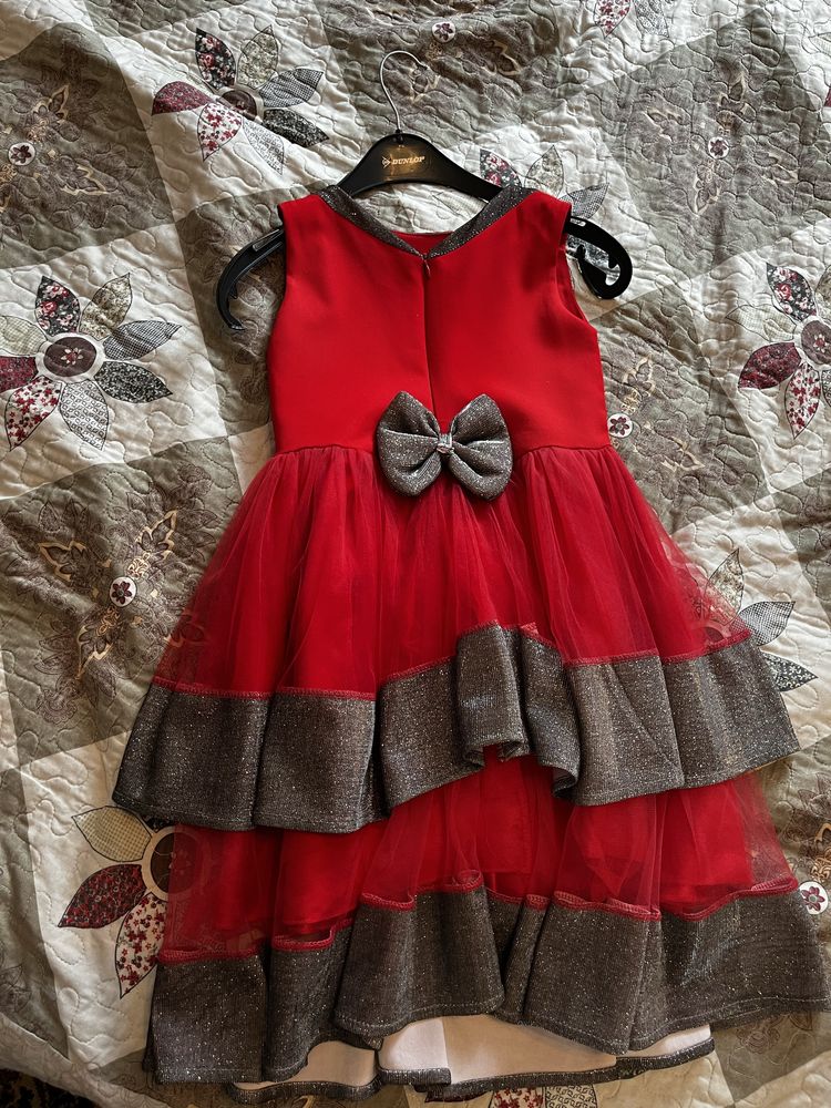 Платье  для девочки 6-7 лет