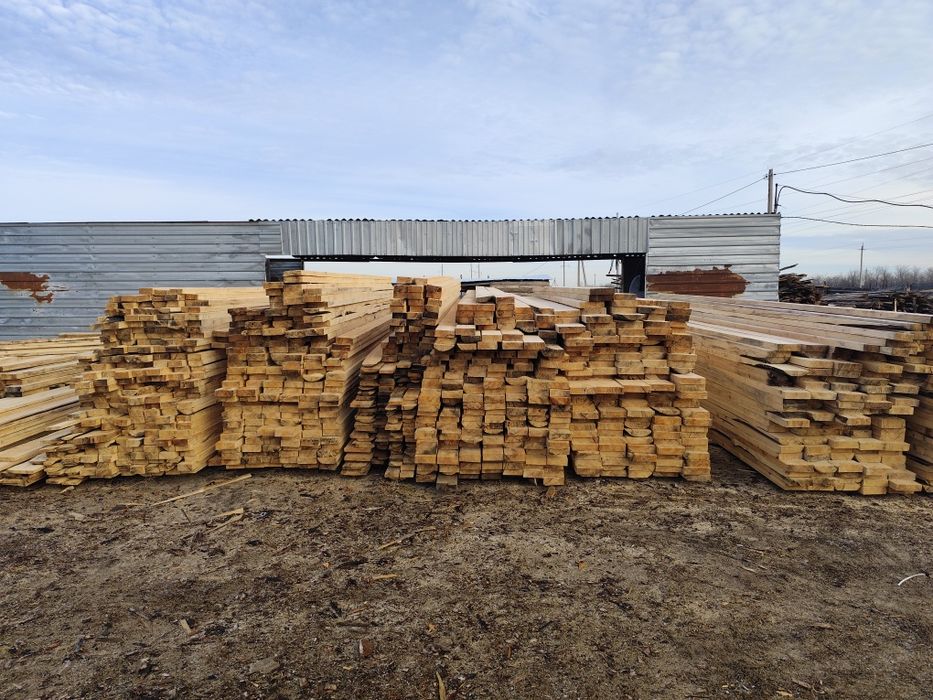 Доска обрезная, не обрезная, горбыль, пиломатериалы под заказ. Дрова.