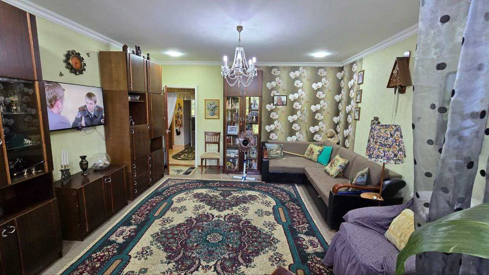 Продаю квартиру ул.Осиё Ц6"