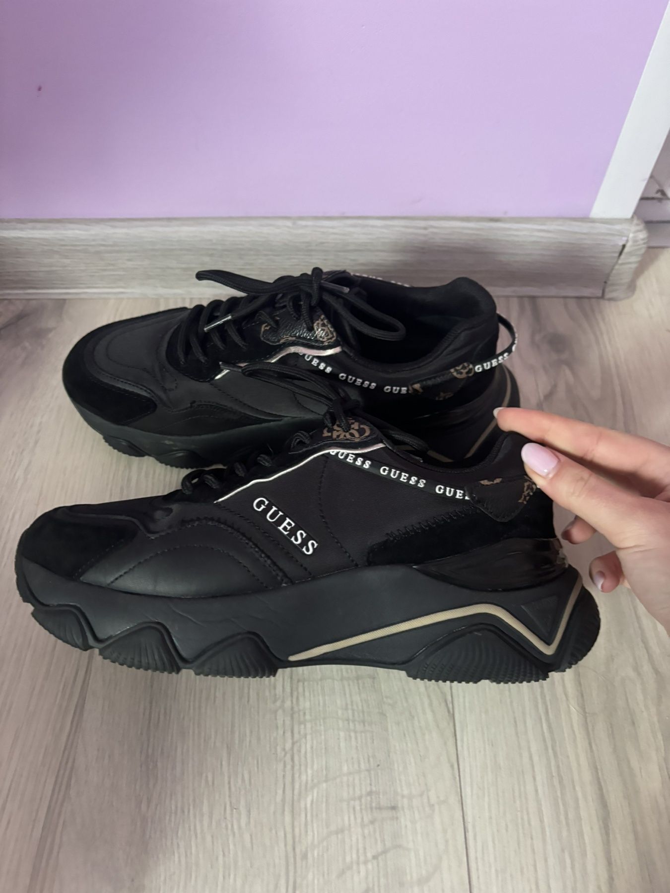 Маратонки Guess Sneakers