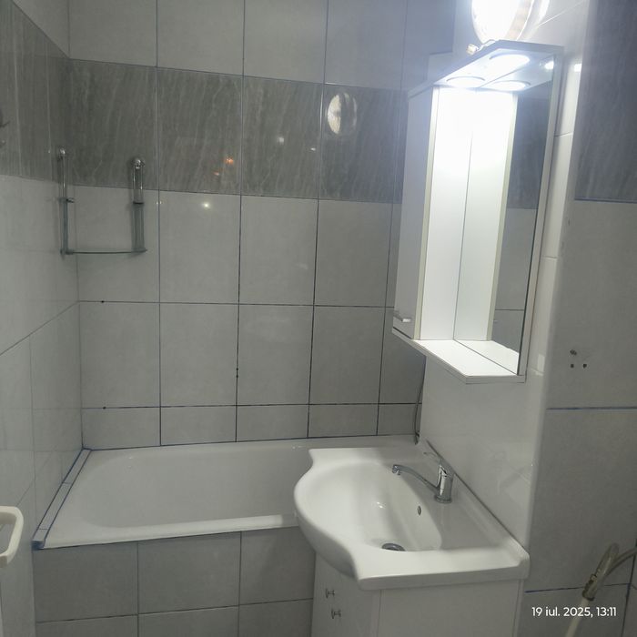 Vând apartament 3 camere