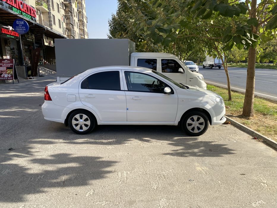 Nexia 3 sotiladi srochna