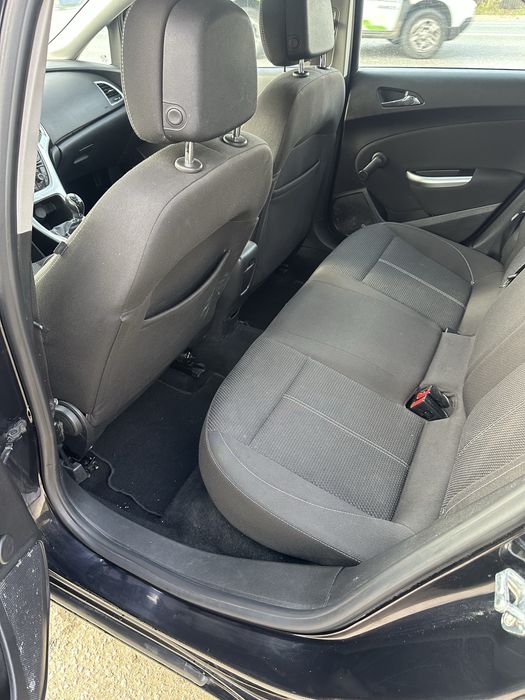 Opel astra j  fab2012  disel 17 acte la zi fiscal pret3150 euro